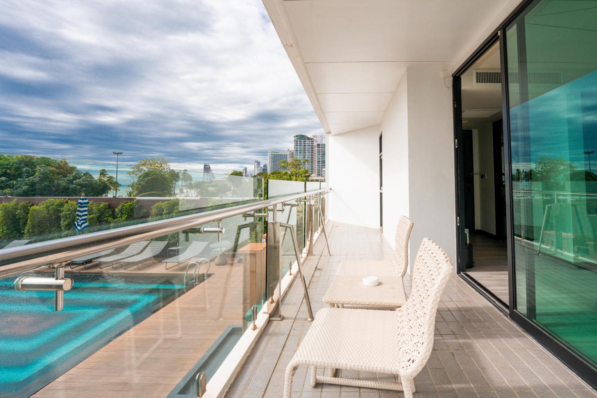 Mera Mare Pattaya Exterior photo